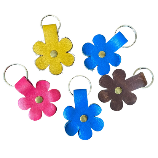 LEATHER FLOWER KEYCHAIN